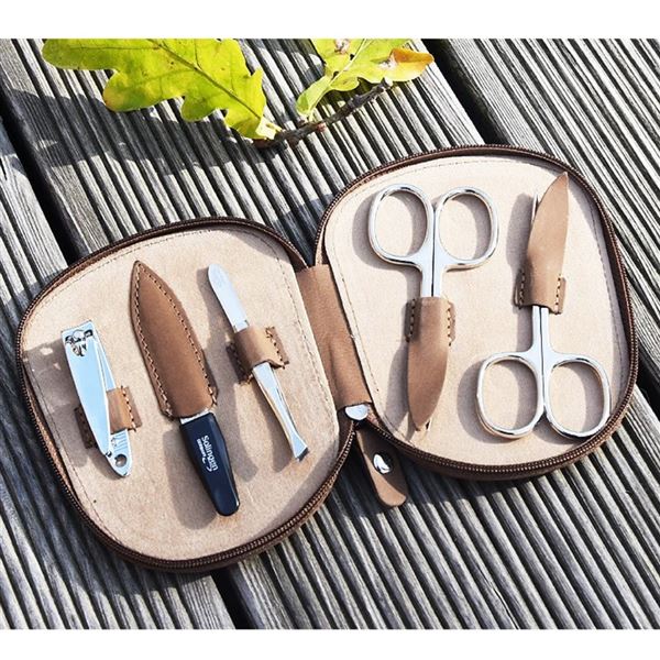 Manicure set PREMIUM LINE Airbus A320 brown
