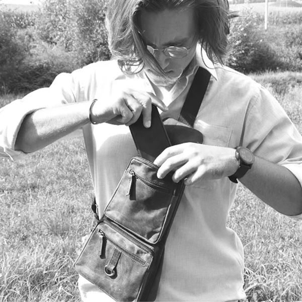 Kožený crossbag Federico "Křídla" černý