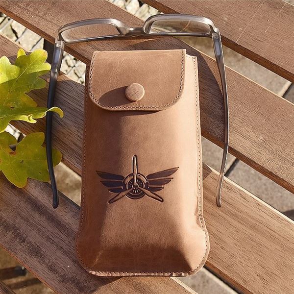 Kožené pouzdro na brýle Křídla hnědé