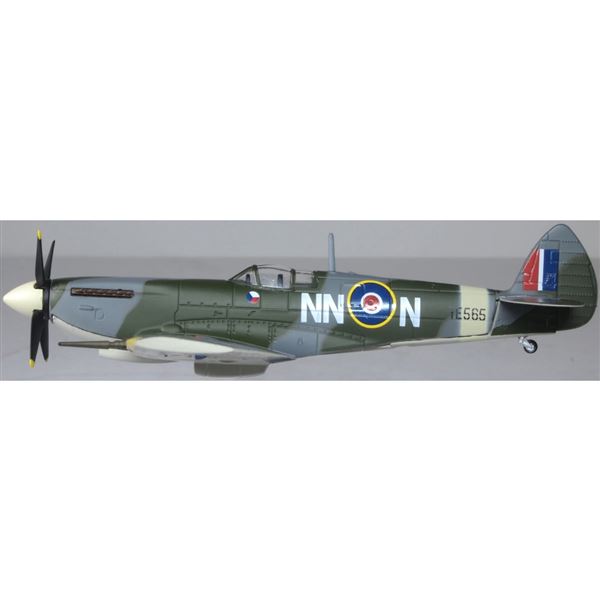 Model Spitfire Mk IX RAF No.310 Czech 1:72