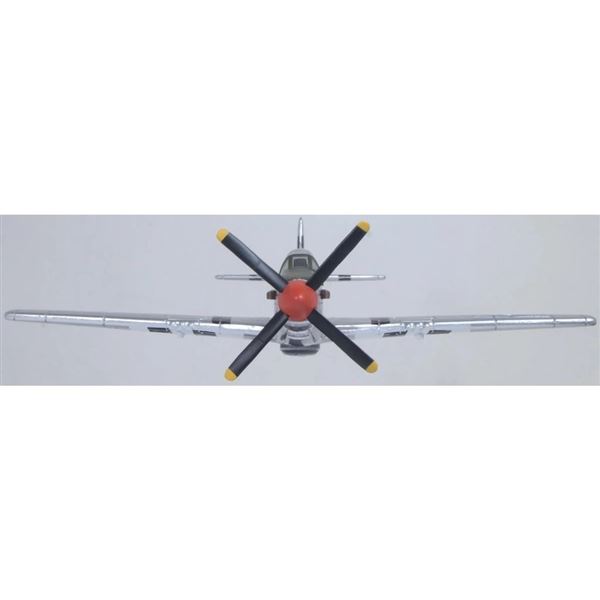 Model P-51D Mustang USAAF RAF Debden 1:72