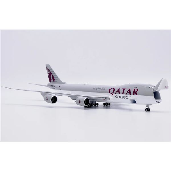 Model B747-8F Qatar Airways Cargo Interactive 1:400