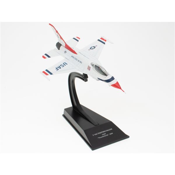 Model F-16C Fightning Falcon 1:100