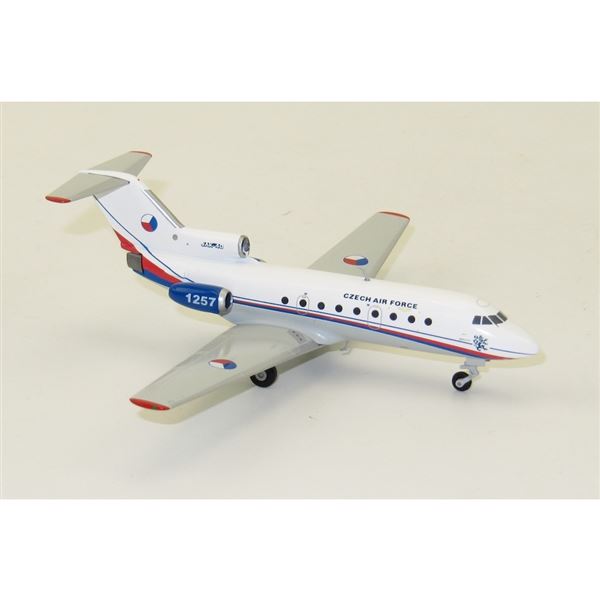 Model Yak-40 Czech Air Force 1:200