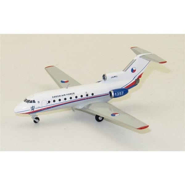 Model Yak-40 Czech Air Force 1:200 