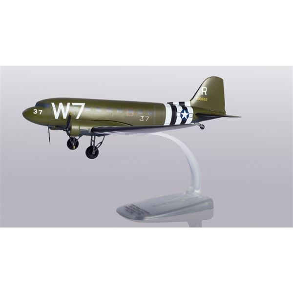 Model Douglas C-47A Skytrain USAAF 1:100