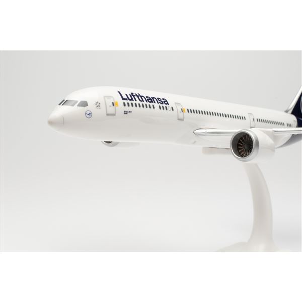 Model B787-9 Lufthansa 2018 "Berlin" 1:200