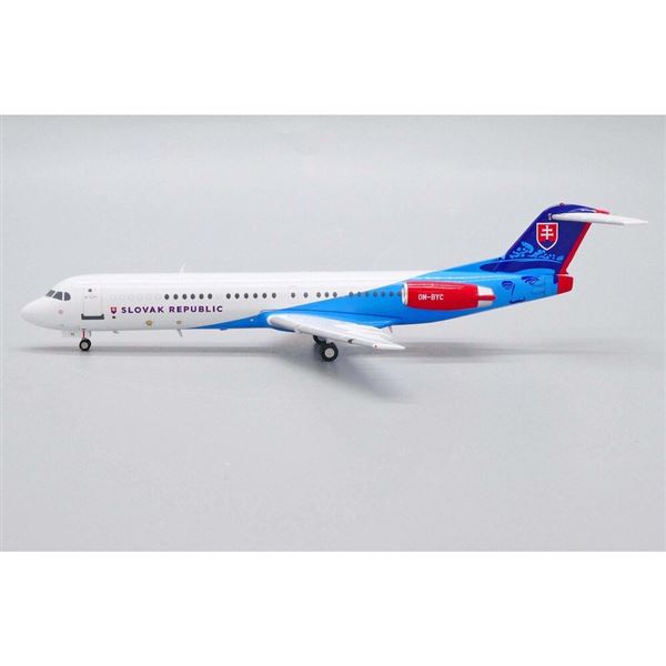 Model Fokker F100 Slovak 1:200 