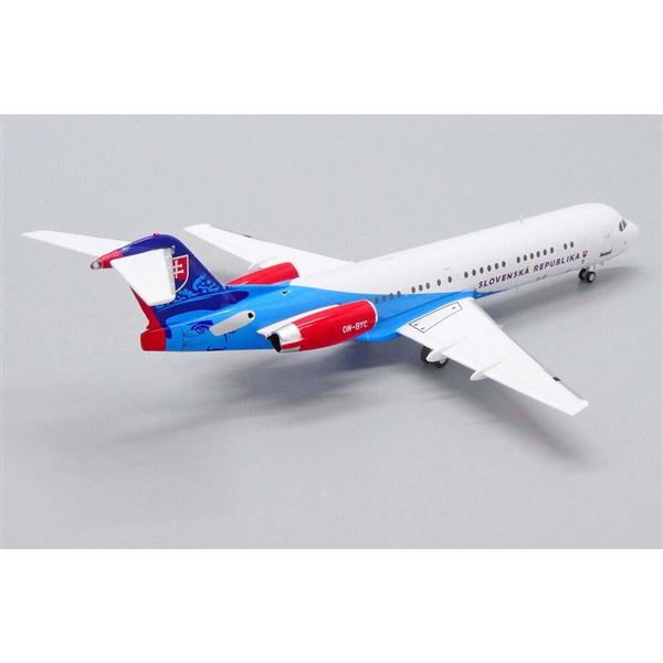 Model Fokker F100 Slovak 1:200 