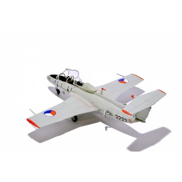 Model L-29 Delfín No. 3233 Czech Air Force 1:72