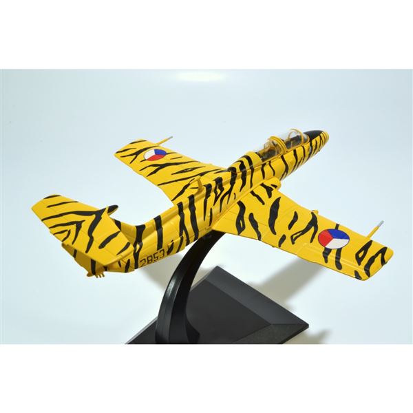 Model L-29 Delfín No. 2853 "Tiger" CAF 1:72