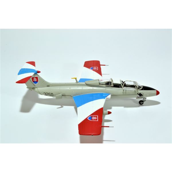 Model L-29 Delfín No. 3250 Slovak Air Force 1:72