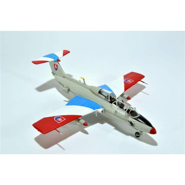 Model L-29 Delfín No. 3250 Slovak Air Force 1:72