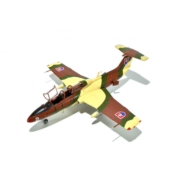 Model L-29 Delfin No. 2846 Slovak Air Force 1:72