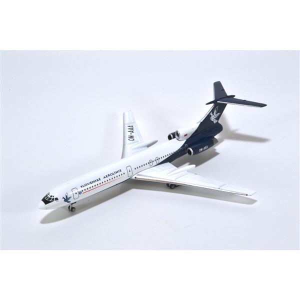 Model Tu-154M Slovak Airlines "2005" 1:400