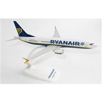 Model B737 MAX 8 Ryanair 2010 1:200 