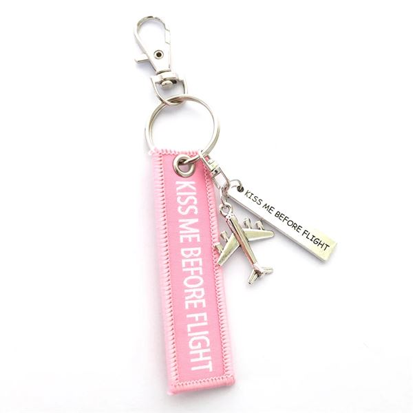 Keyring KISS ME BEFORE FLIGHT pink